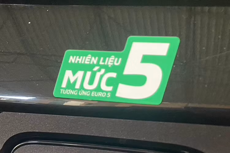 Nguoi dung oto Viet Nam Nam kho tiep can xang, dau chuan Euro 5