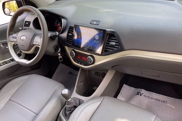 KIA Morning 2018-2019 đã hết thời hạn bảo hành. Tuy nhiên, với những chiếc xe được chủ nhân giữ gìn, số ODO thấp và thực hiện bảo dưỡng đều đặn đều có chất lượng tốt, giảm thiểu tối đa hỏng hóc, gây tốn kém cho người mua. Xe sử dụng số sàn 5 cấp, động cơ 1.25L (có công suất tối đa 83 mã lực). Khối động cơ này có độ vọt và chở tải tốt hơn động cơ 1.0L đời trước.