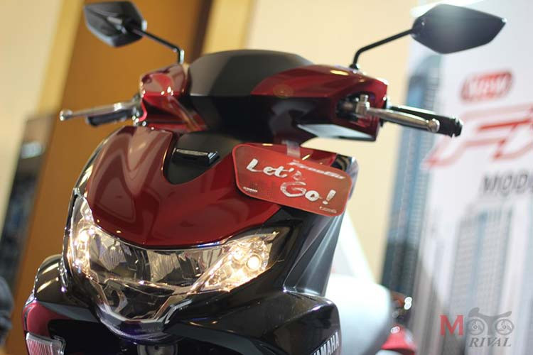 Cũng giống như phiên bản từng xuất hiện tại thị trường Việt Nam, phần đầu xe, mặt nạ có thiết kế bắt mắt với thiết kế lớn, điểm nhấn trên mặt nạ chính là cụm đèn pha LED tích hợp đèn định vị. Trong khi đó cặp đèn xinhan trước cũng được bố trí ở yếm xe tương tự như Yamaha NVX.