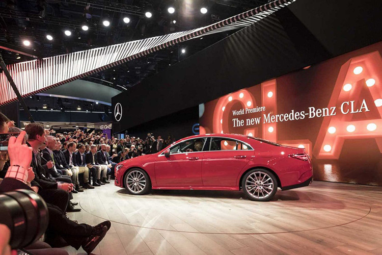 Mercedes-Benz CLA Coupe thế hệ thứ hai vừa ra mắt tại CES 2019 thuộc bản CLA 250 với trang bị động cơ xăng 4 xylanh, tăng áp turbo, sản sinh công suất 222 mã lực và mômen xoắn cực đại 350 Nm. Đi kèm với động cơ này sẽ là hộp số ly hợp kép 7 cấp. Các tùy chọn động cơ khác của CLA Coupe thế hệ mới vẫn chưa được hãng xe Đức công bố chi tiết.