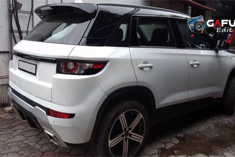 Những hình ảnh cho thấy ngoại thất chiếc Suzuki Vitara độ này đã biến hình hoàn toàn thành chiếc xe mới từ mũi xe bao gồm cản trước, đèn pha projector và tản nhiệt y hệt như bản Range Rover Evoque gốc.