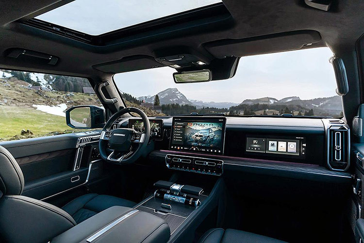 Mengshi M-Hero 917 tại Trung Quốc có thiết kế mạnh mẽ, hầm hố theo phong cách xe quân sự. Về kích thước tổng thể, xe có thông số chiều dài x rộng x cao tương ứng là 4.987 x 2.080 x 1.935 mm và trục cơ sở dài 2.950 mm.