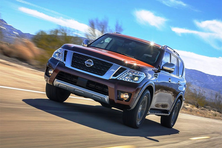 Nissan Armada 2019 Platium khi vô options “đụng nóc” sẽ có giá đến 62.690 USD (khoảng 1,45 tỷ VNĐ) – gần chạm đến mức giá 65.100 USD (khoảng 1,5 tỷ VNĐ) của Infiniti QX80 2019 phiên bản thấp nhất.
