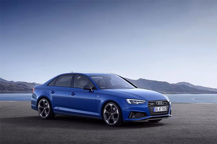 Kể từ khi mẫu xe sang Audi A4 thế hệ hoàn toàn mới ra mắt vào năm 2015 tới nay, đây là đợt nâng cấp facelift giữa đời mới nhất của dòng A4.