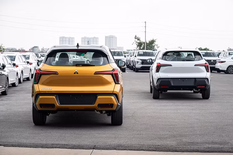 Phiên bản thương mại này dựa trên mẫu concept XFC được giới thiệu toàn cầu tại Việt Nam cuối năm 2022, với kiểu dáng không thay đổi so với bản concept, chỉ chỉnh sửa chi tiết cho phù hợp sử dụng thực tế.