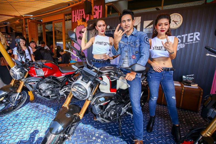 Giá xe Honda CB150R 2019 phiên bản nấng cấp này được bán ra từ khoảng 73 triệu đồng. Hiện chưa có thông tin mẫu xe này sẽ về Việt Nam.