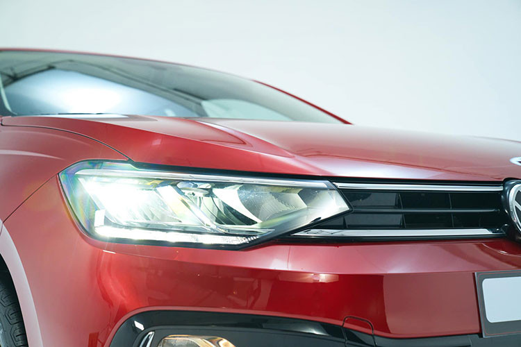 Đây là lần Volkswagen Virtus giảm giá sâu nhất, kể từ khi mẫu xe này ra mắt Việt Nam vào hồi tháng 3 năm nay. Tuy nhiên, với giá bán ưu đãi dao động từ 699 - 799 triệu đồng, Volkswagen Virtus vẫn là mẫu sedan cỡ B đắt nhất tại Việt Nam.