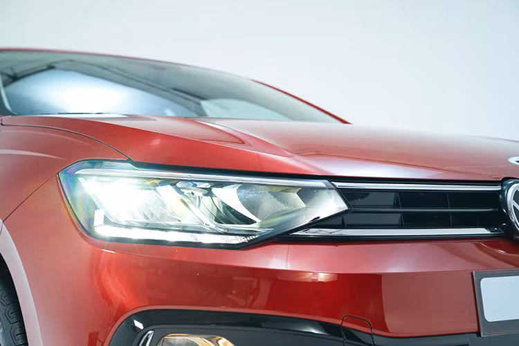 Đây là lần Volkswagen Virtus giảm giá sâu nhất, kể từ khi mẫu xe này ra mắt Việt Nam vào hồi tháng 3 năm nay. Tuy nhiên, với giá bán ưu đãi dao động từ 699 - 799 triệu đồng, Volkswagen Virtus vẫn là mẫu sedan cỡ B đắt nhất tại Việt Nam.