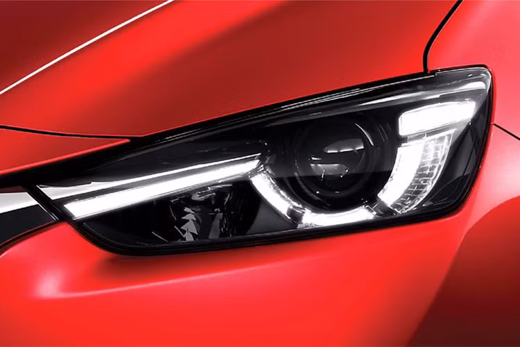 CX-3 được trang bị hệ thống an toàn cao cấp i-Activsense gồm Cảnh báo điểm mù (BSM - Bline Spot Monitoring) &amp; Cảnh báo phương tiện cắt ngang khi lùi (RCTA - Rear Cross Traffic Alert), Cảnh báo lệch làn đường (LDWS - Lane Departure Warning System), Hỗ trợ phanh thông minh trong thành phố (SCBS –F/R - Smart City Brake Support – Front/Rear), Cảnh báo người lái nghỉ ngơi (DAA - Drive Attention Alert). 