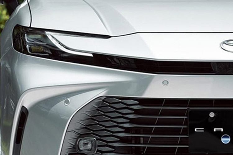 Hiện Toyota Camry 2025 đã chính thức ra mắt một số thị trường trên thế giới như Mỹ, Trung Quốc và Đài Loan. Xe dành cho 3 thị trường này có thiết kế không hoàn toàn giống nhau. Toyota Camry 2025 dành cho khu vực Đông Nam Á nhiều khả năng sẽ có thiết kế giống xe bán ở thị trường Đài Loan.