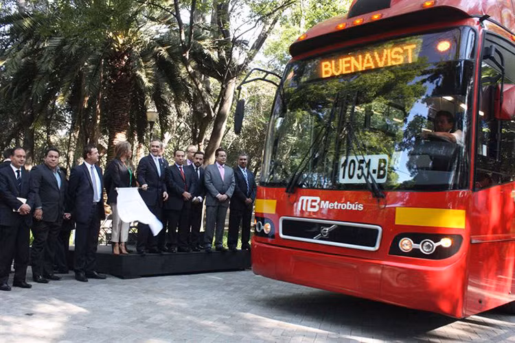 Theo Fabiano Todeschini, người phụ trách mảng xe ôtô Bus của Volvo Mỹ La-tinh, mẫu xe bus sẽ đem đến những hệ thống vận chuyển hiệu quả hơn, cải thiện chất lượng phục vụ hành khách, giảm bớt chi phí vận hành.