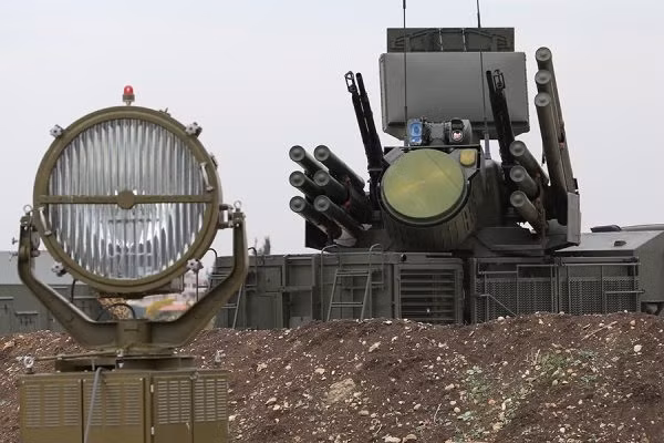 Pantsir-S1 là hệ thống vô cùng phù hợp để đánh chặn các loại tên lửa hành trình, máy bay không người lái, các loại bom lượn, thậm chí là các loại đạn pháo, rocket phóng loạt - những mục tiêu nằm trong phạm vi nhiệm vụ mà nó được định hướng từ khi thiết kế.