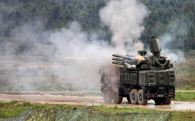 Để thay thế nhiệm vụ của PAC-3, Saudi Arabia đã tính đến phương án mua hệ thống phòng thủ Iron Dome của Israel. Không hiểu vì nguyên nhân gì Riyadh lại thay đổi khi muốn mua các tổ hợp Pantsir-S1 của Nga. Theo lý giải của truyền thông Nga, sự thay đổi xuất phát từ năng lực chiến đấu trong thực chiến tại Syria của Pantsir-S1 cho thấy vũ khí còn vượt trội hơn Patriot, Iron Dome.