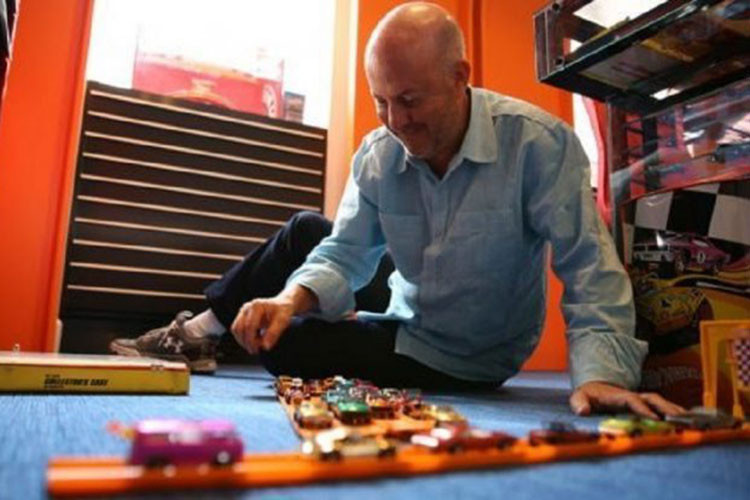 Theo thời gian, Pascal đã tìm ra chủ nhân của cả hai chiếc xe, đưa ra hai lời đề nghị và mua lại cả hai nguyên mẫu Volkswagen Microbus màu hồng. Kể từ đó, ong ấy đã bán một chiếc cho một người bạn, người cũng là một người đam mê sưu tập, nhưng giữ lại chiếc có tình trạng tốt nhất còn tồn tại trên đời.