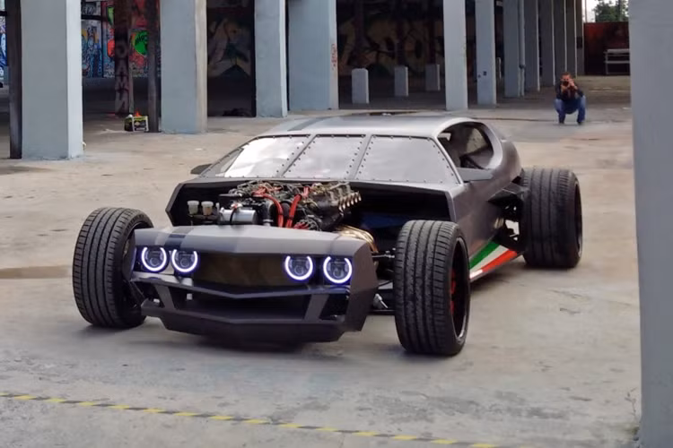 Đáng chú ý nhất chính là việc chủ nhân treo giá xe Lamborghini Espada là 750.000 USD (khoảng 17,4 tỷ đồng). Đây là một số tiền không hề nhỏ, đủ sức để bạn mua một chiếc Aventador và một chiếc Urus ngay lập tức.