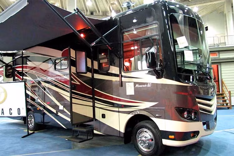 Với mẫu xe này, Spartan Specialty Vehicles đã sử dụng chassis chuyên dụng cho nhà di động mới nhất của họ, với mã hiệu K1. Có dạng thân trên khung (body-on-frame) bằng thép ống chắc chắn, chassis này đi kèm với động cơ diesel của hãng Cummins và cho công suất tối đa 360 mã lực. 