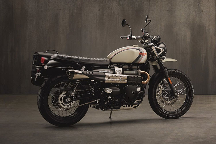 Trên ngoại hình của Triumph Street Scrambler mới sẽ được sử dụng logo mới của hãng xe cùng các đường chỉ và dải màu hoàn toàn mới mẻ. Yên xe cũng được thiết kế lại với sự kết hợp của da và vải cho ngoại hình khá cổ điển và hữu dụng.