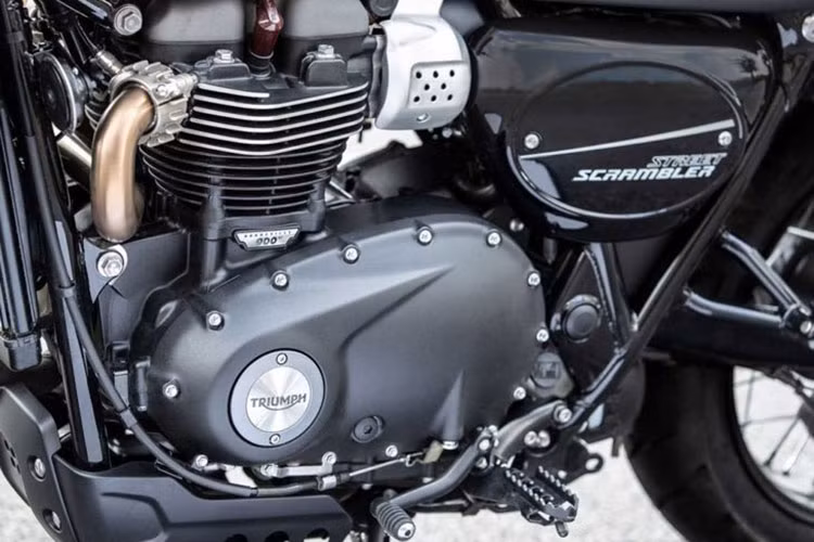 Chiếc xe vẫn sẽ sử dụng cặp vành lệch size sau 17 inch và trước 19 inch, đây là thông số vành thông dụng của những chiếc xe đa địa hình. Cặp lốp nguyên bản trên xe sẽ mà Metzeler Tourance.