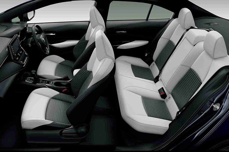 Tạ Nhật Bản, Corolla hế hệ mới còn có hệ truyền động hybrid kết hợp giữa động cơ 1.8 lít 4 xi lanh (có công suất 98 mã lực và mô men xoắn 142 Nm) với động cơ điện có công suất 53 mã lực và mô men xoắn 163 Nm cùng với pin hydride kim loại niken 6,5 Ah. Hệ truyền động này được ghép nối với hộp số e-CVT và hệ dẫn động cầu trước trên tất cả các biến thể.