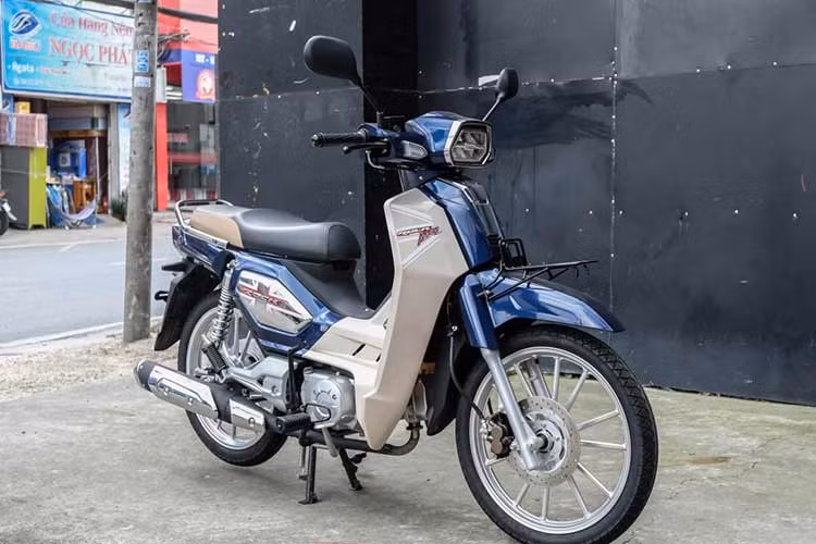  GPX Rock 110 và PopZ 110 Là sản phẩm mới thuộc phân khúc xe máy phổ thông “giá rẻ” tại thị trường Thái Lan, GPX Rock 110 và PopZ 110 ra mắt vào năm 2019 với giá bán từ 35.900 - 37.900 Baht (tương đương 26 - 28 triệu đồng) ở chiếc Rock 110 và từ 39.500 Baht (khoảng từ 27 triệu đồng) của chiê s PopZ 110.