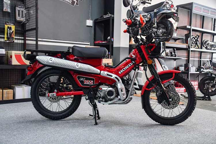 Honda CT125 sở hữu kiểu dáng đậm chất cá tính phong cách, lấy cảm hứng từ CT-Series trong những năm 60 của thế kỷ trước. Bên cạnh đó, CT125 còn có những nét đặc trưng giống với mẫu xe số Super Cub C125, những chi tiết đăc trưng vừa tạo nên sự hoài cổ vừa đem lại cảm giác cá tính, hiện đại.