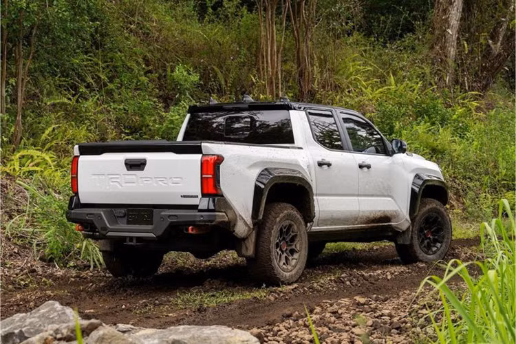 Hon 100.000 xe Toyota Tacoma 2024 lo ngai ro ri dau phanh-Hinh-3