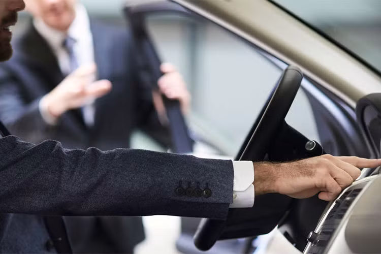 Mọi chiếc xe đã qua sử dụng đều bao gồm 24 tháng bảo hành (hoặc không quá 100,000km đã đi) và 24 tháng gói dịch vụ hỗ trợ dọc đường. Khi xe được giao đến cho khách hàng, phải có chứng nhận kiểm tra đi kèm với xác nhận chiếc xe đã hoàn thành tất cả các bước kiểm tra để đáp ứng điều kiện của xe đã qua sử dụng chính hãng. (Giấy xác nhận kiểm tra MPI cũng sẽ phải được cung cấp khi khách hàng có yêu cầu).