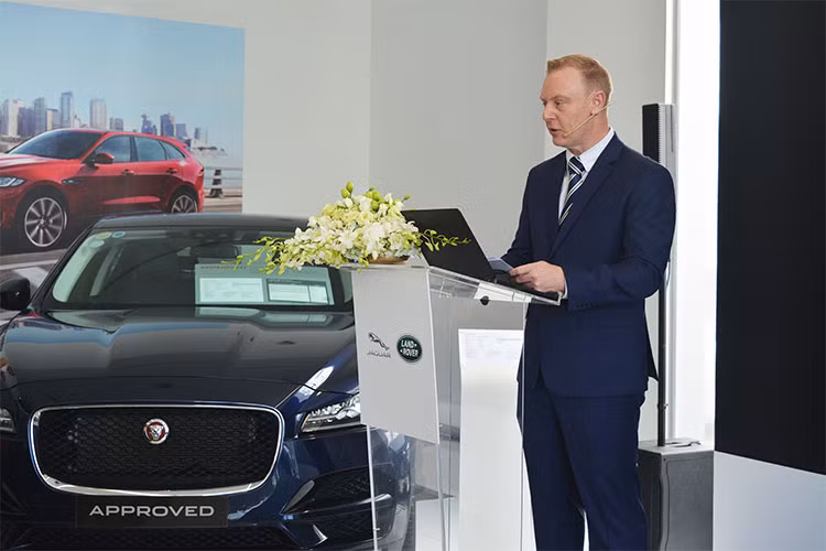 Theo ông Paul Varley - CEO của Jaguar Land Rover Việt Nam phát biểu “Đây là dịch vụ kinh doanh đầy tiềm năng và được triển khai trên toàn cầu tại tất cả các đại lý chính hãng của Jaguar Land Rover và bây giờ tại Việt Nam. Khách hàng khi mua xe đã qua sử dụng chính hãng sẽ nhận được chiếc xe với lịch sử rõ ràng".