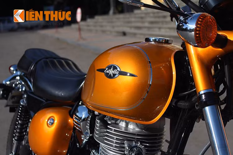 Ra đời từ năm 1992 và hầu như dòng xe phong cách cổ điển của Kawasaki chỉ giới hạn tại thị trường nội địa và có xuất đi Châu Âu.