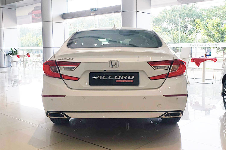 "Đòn bẩy" tài chính được kỳ vọng sẽ giúp Honda Accord thoát danh hiệu xe bán ế ẩm nhất toàn thị trường Việt Nam, song khó có thể thay đổi số phận "chốt" bảng phân khúc.