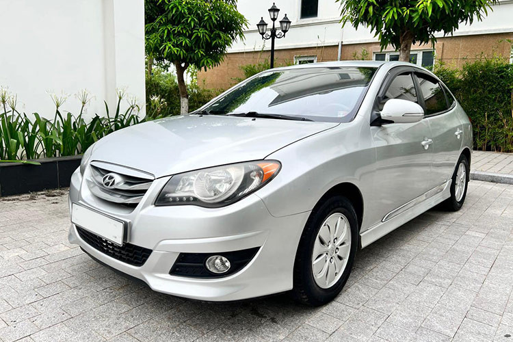  Hyundai Avante 2015 – 2016 Hyundai Avante là mẫu xe tiền thân của Hyundai Elantra. Thuộc dòng sedan hạng C, Avante sở hữu nhiều điểm mạnh từ ngoại hình, nội thất đến cảm giác lái.