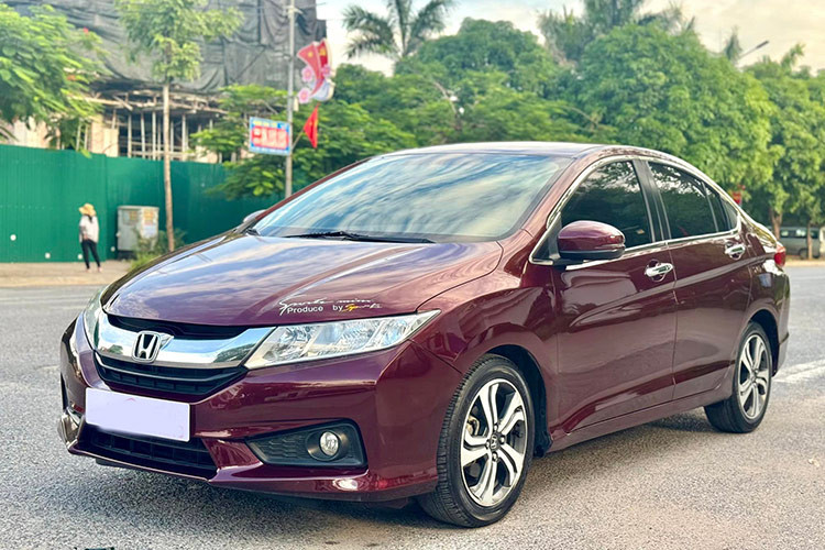  Honda City 2014 – 2016 Nói đến 300 triệu nên mua xe cũ nào thì nhất định không thể bỏ qua Honda City. Mẫu xe này sở hữu chất lượng và khả năng vận hành thuộc hàng tốt nhất phân khúc sedan hạng B. Bên cạnh đó, City còn được ưa chuộng bởi thiết kế nam tính, nội thất rộng rãi, đến từ thương hiệu Honda Nhật Bản…