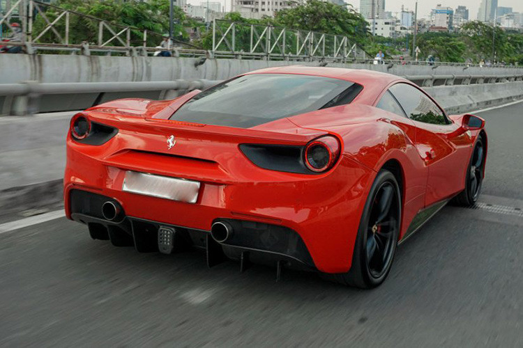 Sau khi hoàn thành quá trình sửa chữa, kĩ thuật viên của garage đã tận tay mang siêu ngựa đến giao cho ca sĩ Tuấn Hưng. Xuyên suốt quãng đường 10 km, những tiếng gầm rền vang từ khối động cơ mạnh mẽ như là một lời khẳng định rằng “siêu ngựa” này đã chính thức trở lại bản đồ siêu xe Việt Nam.