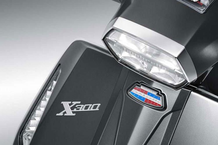 Mặt khác mẫu Lambretta X300 sẽ sử dụng động cơ xylanh đơn, dung tích 275cc, công suất 25 mã lực và 27 Nm mômen xoắn.