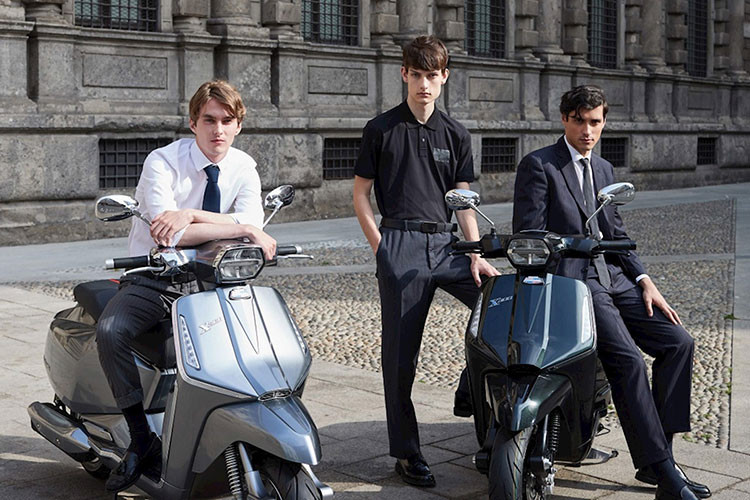 Mức giá xe Lambretta G350 tại thị trường Châu Âu được chào bán với mức 7.200 EUR, (tương đương 175 triệu đồng), mẫu Lambretta X300 sẽ có giá mềm hơn, ở mức 5.900 EUR (tương đương 144 triệu đồng). 