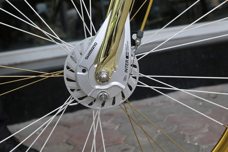 Đây là chiếc xe đạp độc nhất Việt Nam, trên thế giới rất ít xe này, do hãng chỉ sản xuất một số lượng rất ít nhân dịp kỉ niệm 15 năm thành lập.