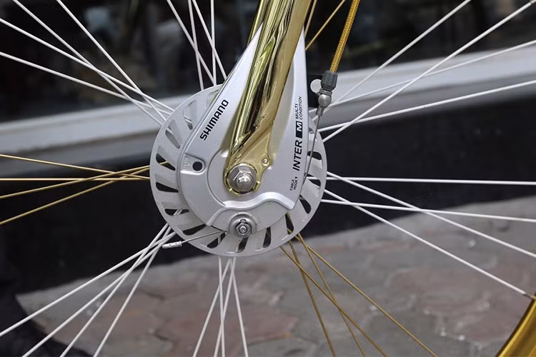 Đây là chiếc xe đạp độc nhất Việt Nam, trên thế giới rất ít xe này, do hãng chỉ sản xuất một số lượng rất ít nhân dịp kỉ niệm 15 năm thành lập.