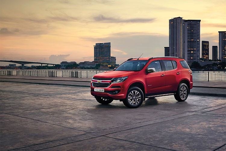 Ra mắt và bán ra chính thức tại thị trường Việt Nam từ năm 2018, mẫu xe SUV Chevrolet Trailblazer mới sở hữu ngoại hình hấp dẫn, khỏe mạnh hơn nhiều so với phiên bản cũ. Toàn bộ phần đầu xe đã được Chevrolet thiết kế lại hoàn toàn với kiểu dáng "nam tính" và gần với những dòng xe khác của thương hiệu Chevrolet tại Mỹ.