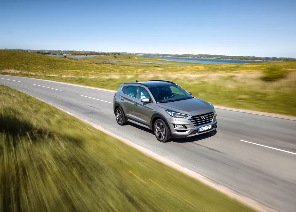 Tại Malaysia, Hyundai Tucson facelift mới sẽ được bảo hành 50.000km hoặc 3 năm tùy theo điều kiện nào đến trước. Ngoài ra, khách hàng cũng được cung cấp gói tùy chọn bảo hành lên tới 300.000km hoặc 5 năm nếu có thêm nhu cầu. Tại Việt Nam, gía xe Hyundai Tucson hiện tại từ 815 -990 triệu đồng tùy phiên bản.