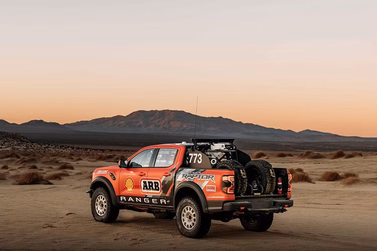 Ford Ranger Raptor “chinh chien” tai Giai dua xuyen Quoc gia Chau A-Hinh-2