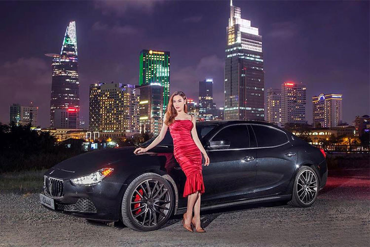 Thực tế, Levante S mới bàn giao cho chủ nhân không phải là chiếc Maserati tại Việt Nam đầu tiên được trang bị nội thất lụa Zegna. Nữ ca sĩ Hồ Ngọc Hà cũng từng mua một chiếc Maserati theo phiên bản Zegna nhưng thuộc dòng sedan Ghibli S Q4 vào hồi cuối năm 2017.