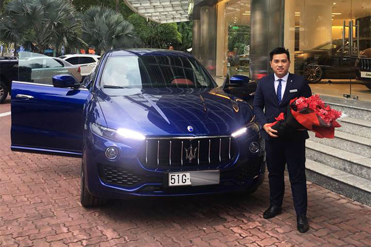 Dù thuộc phiên bản nào, Maserati Levante vẫn có những trang bị an toàn cao cấp như cảnh báo chuyển làn đường, cảnh báo điểm mù, cảnh báo va chạm, kiểm soát hành trình thích ứng, hỗ trợ đỗ xe. Hệ thống giảm xóc khí nén điều khiển điện tử với 6 mức tùy chỉnh khác nhau.