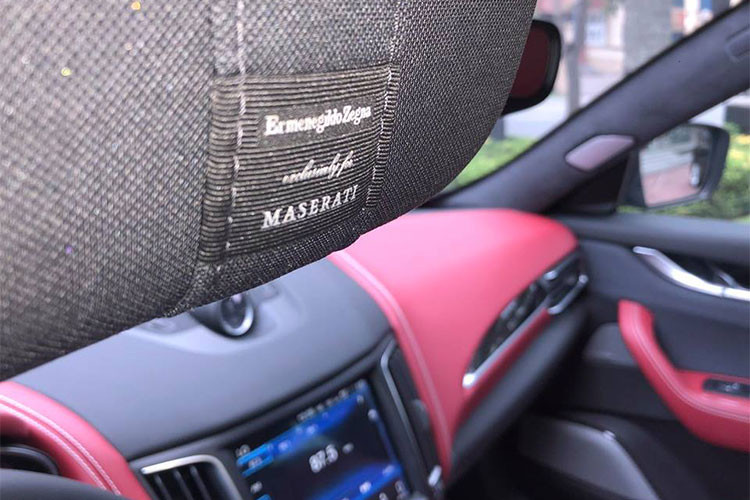 Để khẳng định đây là một chiếc Maserati phiên bản Zegna, một "huy hiệu" được gắn trên trần với dòng chữ “Ermenegildo Zegna thiết kế độc quyền cho Maserati”. Các nghệ nhân Zegna sử dụng đến 12 mét lụa cao cấp chỉ để trang trí cho nội thất của chiếc Maserati Levante S màu xanh Blu Emozione hàng hiếm này.