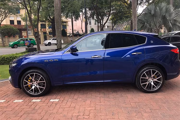 Được đặt tên theo một làn gió ấm ở vùng Địa Trung Hải, Maserati Levante là mẫu SUV đầu tiên của hãng xe cao cấp nước Ý với lịch sử hơn 100 năm. Dựa trên nền tảng chassis đã sửa đổi của các dòng sedan Quattroforte và Ghibli trước đó, Levante cũng sở hữu thiết kế theo phong cách tinh tế và thể thao quen thuộc của Maserati.