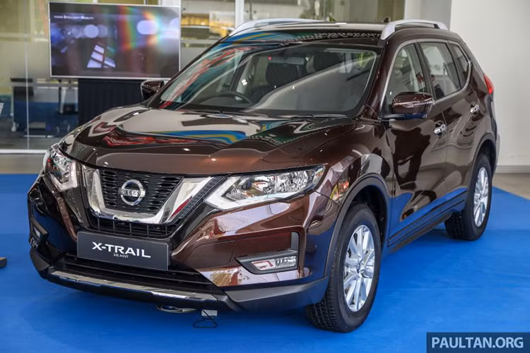 Giá xe Nissan X-Trail 2019 bản xăng có giá bán tham khảo rơi vào khoảng từ 995 triệu đồng tại Thái Lan, còn tại Malaysia xe có gía từ 795 triệu đồng (có giữ bản xăng 2.0L). Dự tính, xe sẽ về Việt Nam trong năm nay.