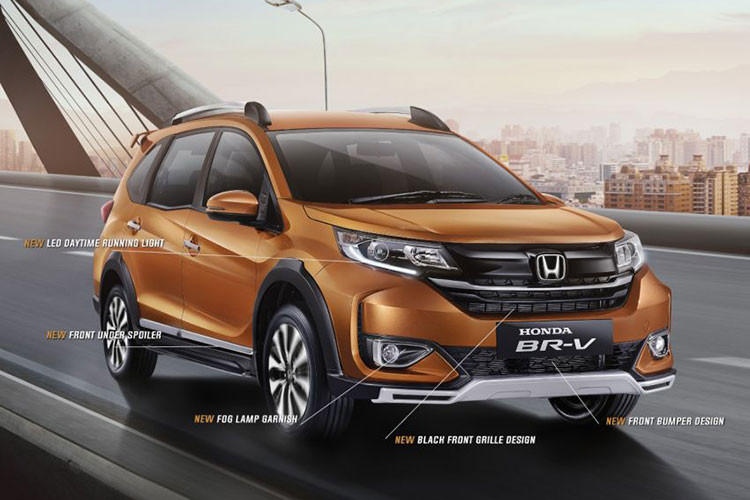 Khách hàng của BR-V mới có 6 màu sơn ngoại thất để lựa chọn, bao gồm: Tafetta White, Lunar Silver Metallic, Modern Steel Metallic, Crystal Black Pearl, Coffee Cherry Red Metallic và Premium Amber Metallic. Trong đó, hai màu cuối chỉ có trên bản E MT, E CVT và Prestige. Dự định mẫu xe này sẽ được đưa về Việt Nam thời gian tới.