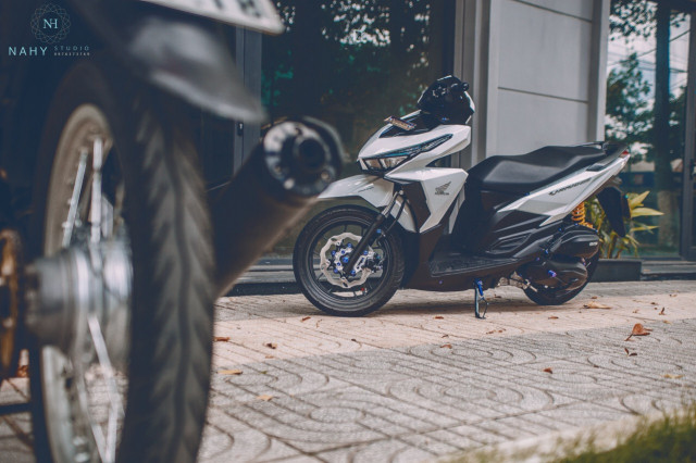 Không được phân phối chính thức, nhưng mẫu xe ga Honda Vario 150 nhập khẩu đến từ Thái Lan hoặc Indonesia đang được nhiều người chơi xe tại Việt Nam ưa chuộng. Với ngoại hình đầy phong cách và thể thao cùng động cơ đầy sức mạnh so với vóc dáng nhỏ gọn của mình, Honda Vario đã được nhiều chơi xe trong nước độ lại.