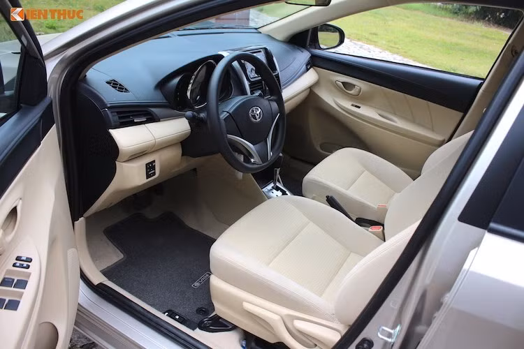 Trên mọi phiên bản Vios hiên nay, nó đều được Toyota đã trang bị động cơ nạp khí tự nhiên 2NR-FE mới dung tích 1.5l 4 xy lanh thẳng hàng, 16 van DOHC, với hệ thống điều phối van biến thiên thông minh kép Dual VVT-i tối ưu hóa thời điểm đóng mở đồng thời cả van nạp và van xả (thay cho loại van biến thiên VVT-i cho van nạp ở phiên bản cũ). 