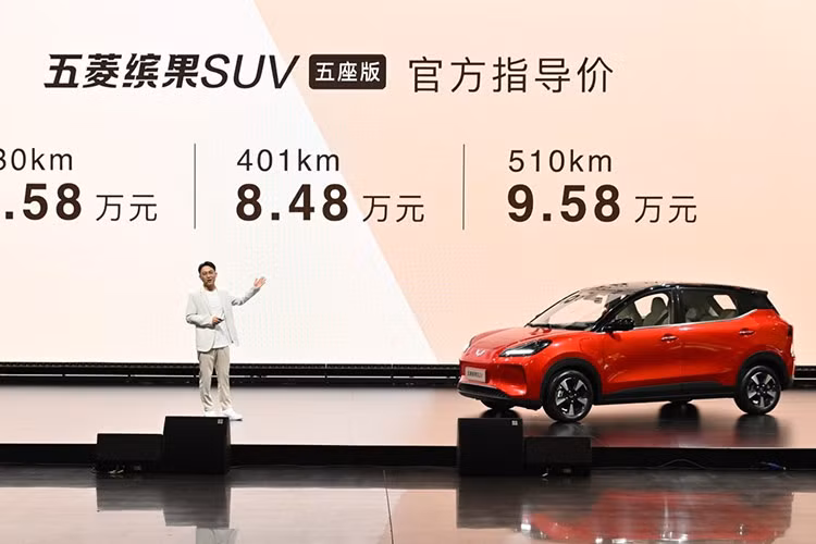 Trong khi đó, tại Việt Nam, TMT Motors đã công bố kế hoạch giới thiệu 5 phiên bản Wuling Bingo dáng hatchback với các mức phạm vi hoạt động từ 203 - 510 km và nhiều tùy chọn màu sắc vào tháng 06/2024.