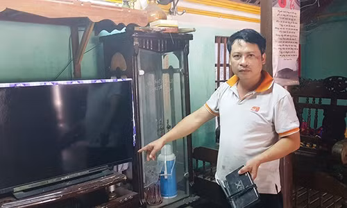 Tam dinh chi giam doc de ‘1 phut 9 lan mat dien’ o Thanh Hoa